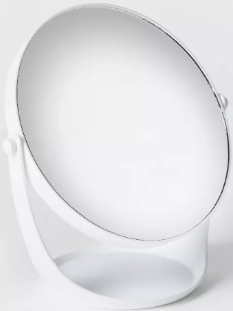 plastic-vanity-mirror-room-essentials
